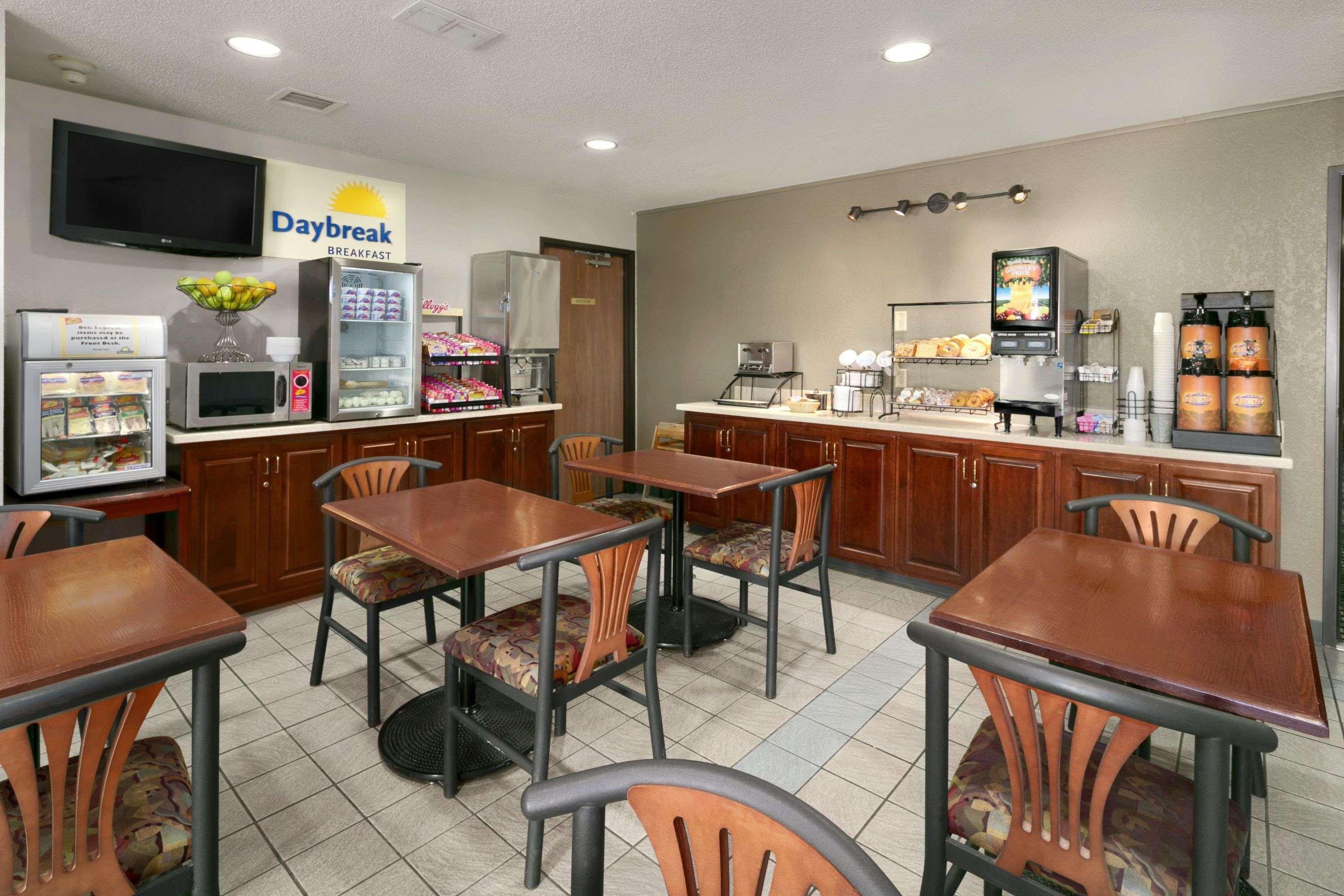 Days Inn By Wyndham Willmar Εξωτερικό φωτογραφία