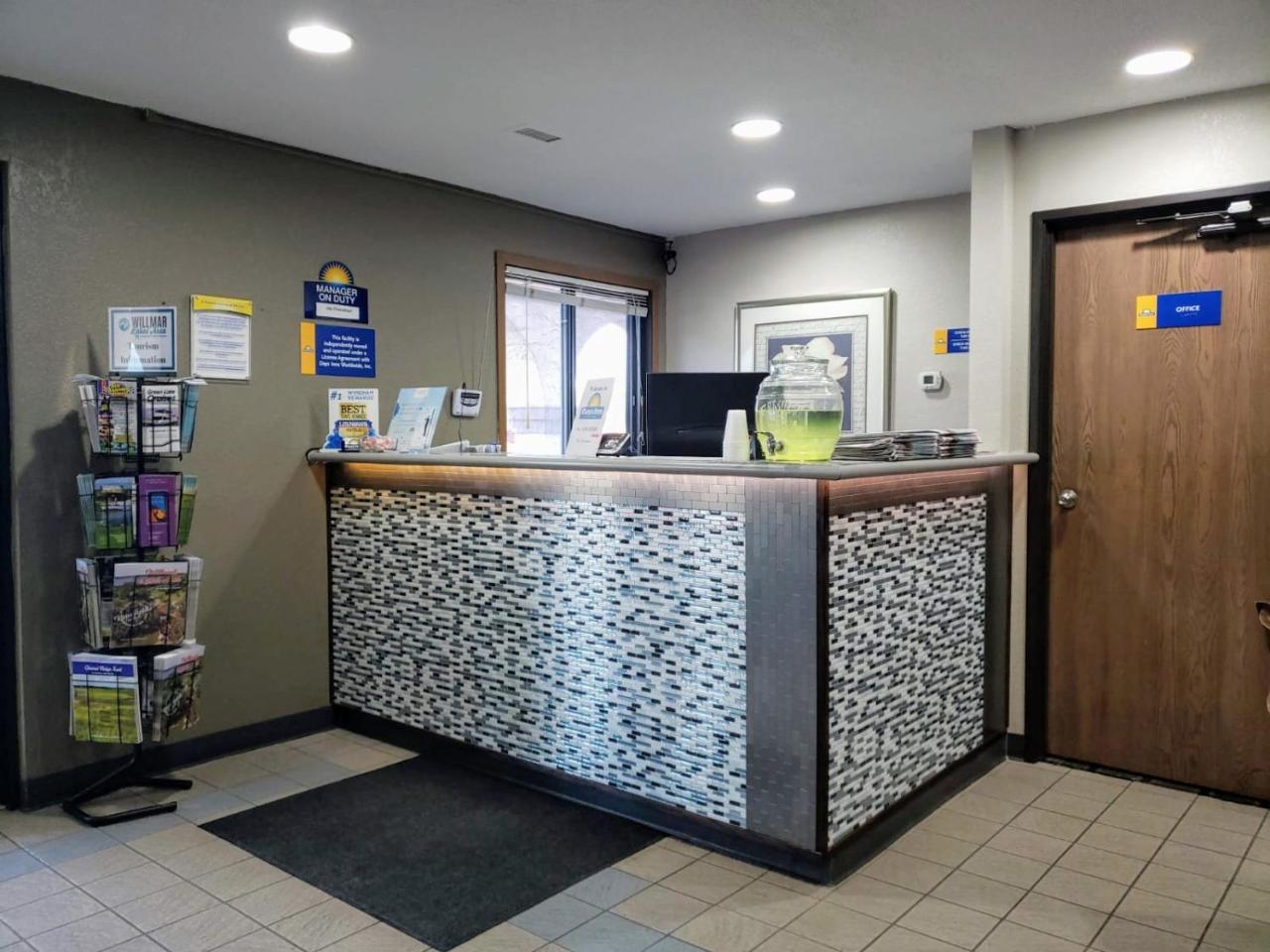 Days Inn By Wyndham Willmar Εξωτερικό φωτογραφία